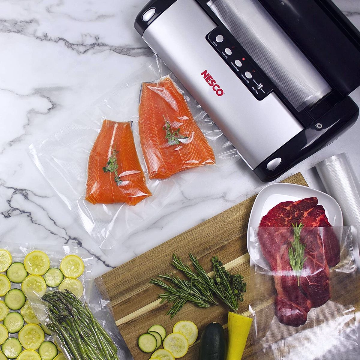 Consumer vacuum sealer for food storage, Nesco VS 02