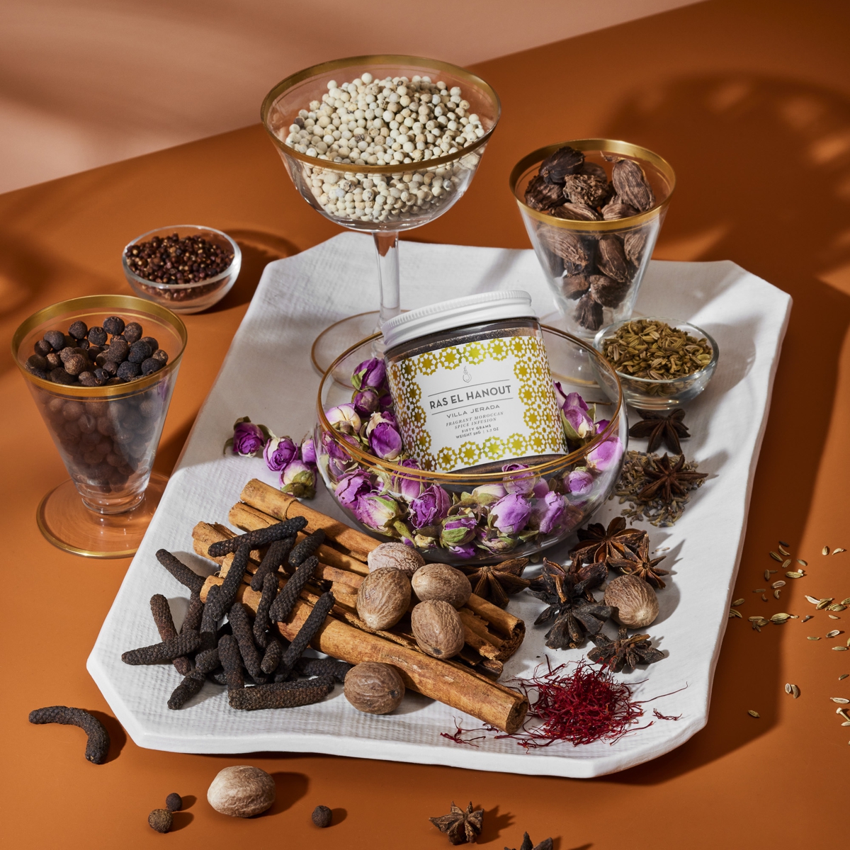 Villa Jerada Ras El Hanout displayed with all components of the blend