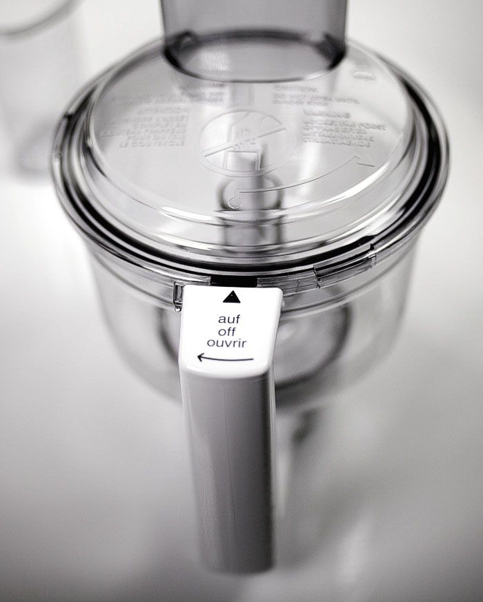 kr bosch food processor lid closed 700 4