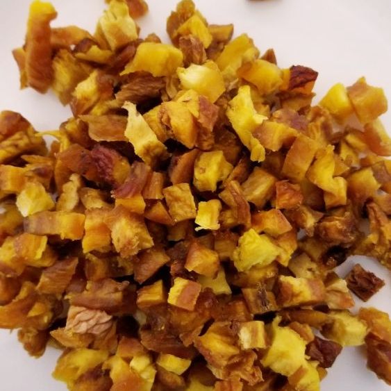 Dried peach dices