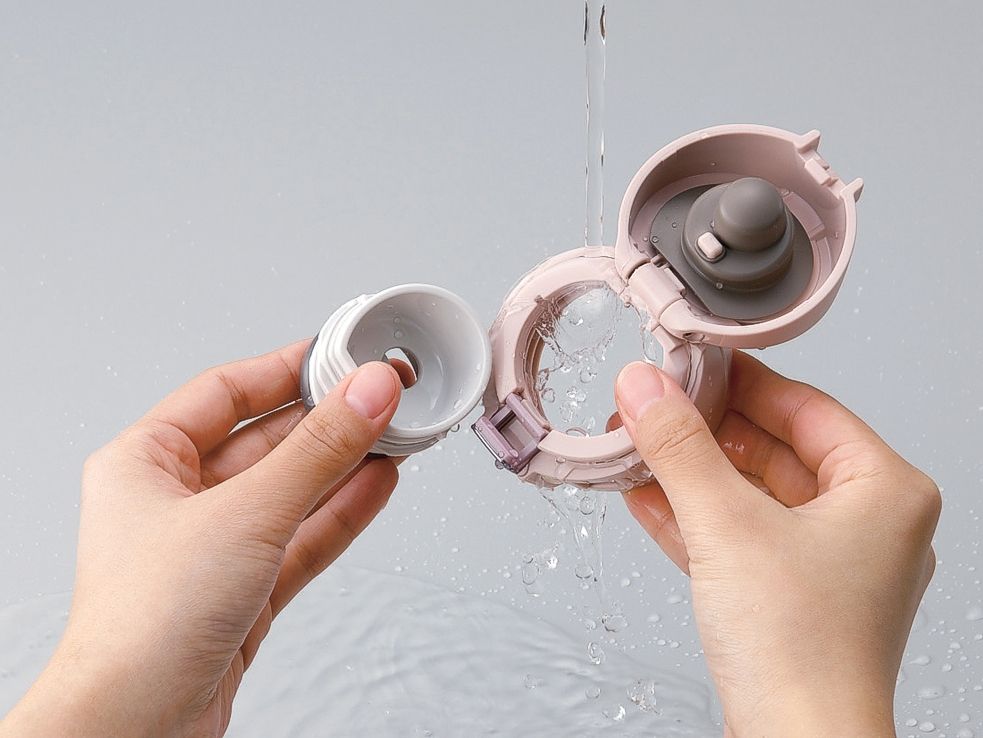 Stopper disassembles for thorough cleaning