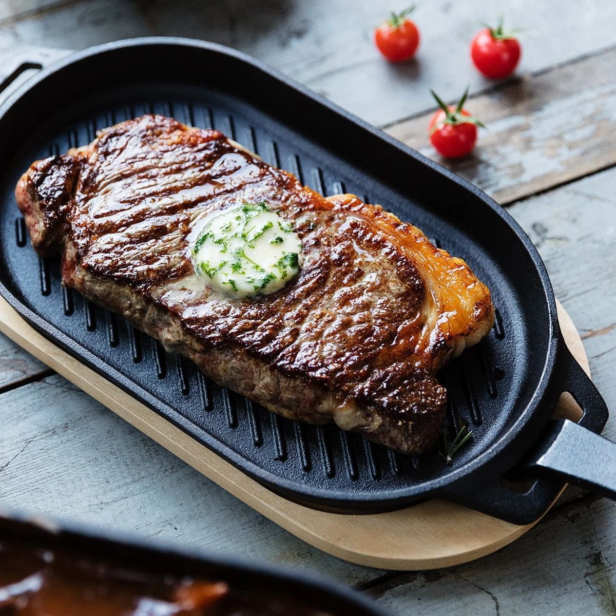 Cast iron Grizzler Pan by Ooni