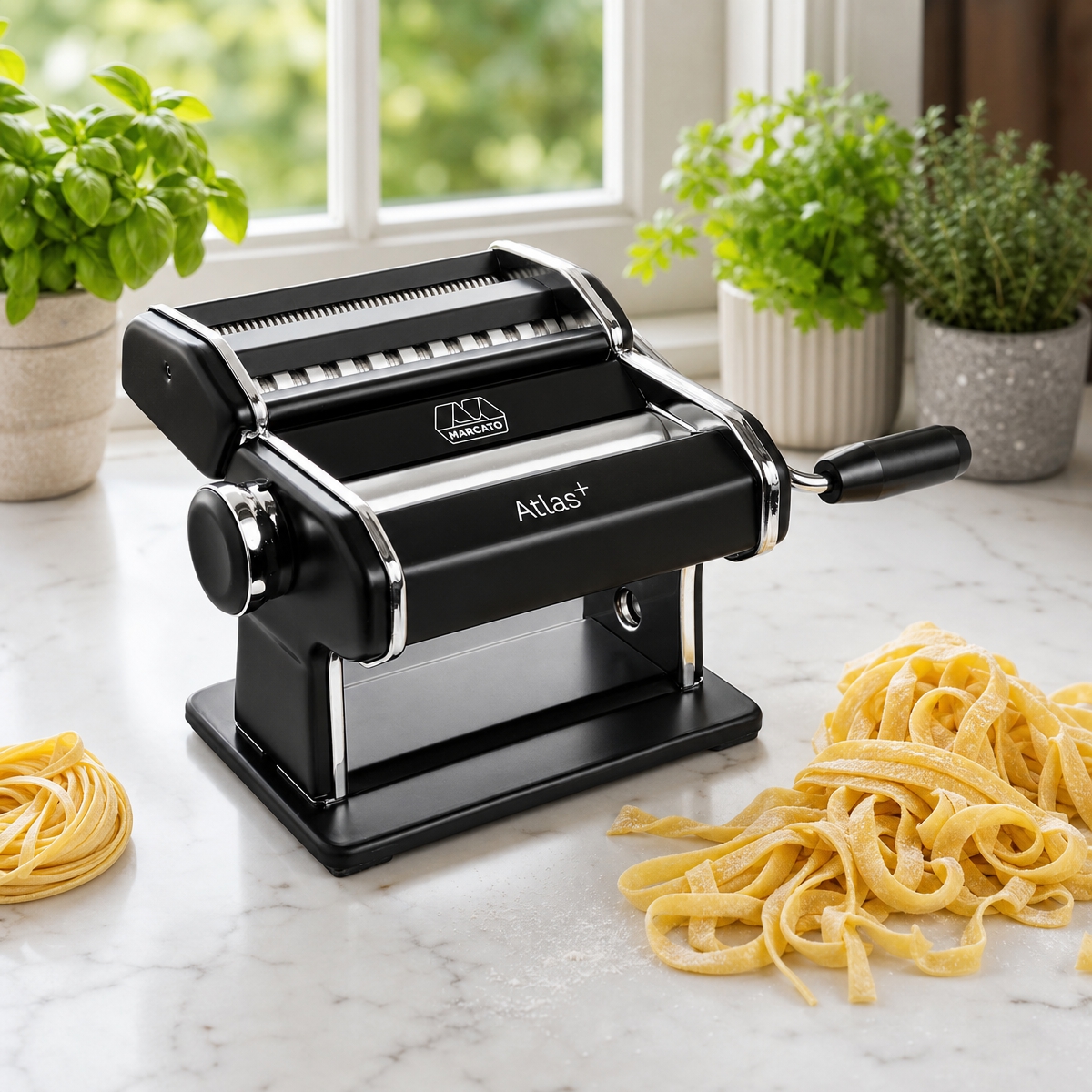 Marcato Atlas 150+ Pasta Machine, Black