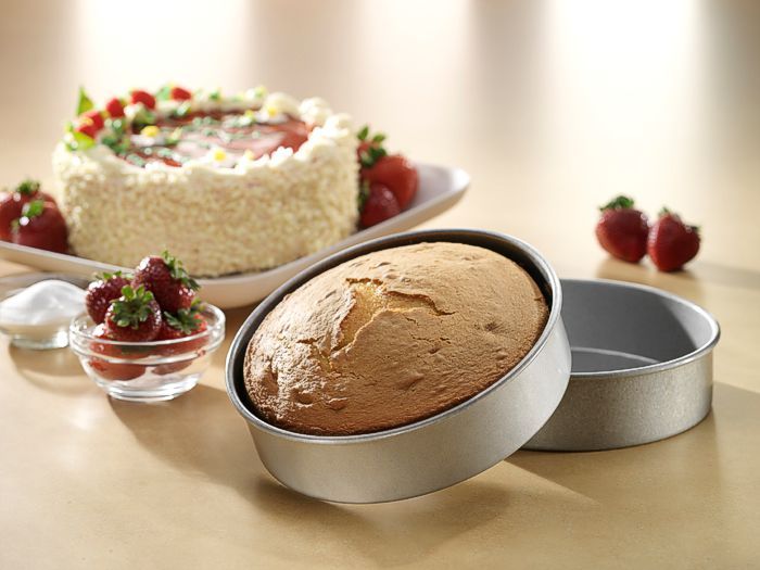 usa pan round cake 8 9 10 lifestyle 700 4