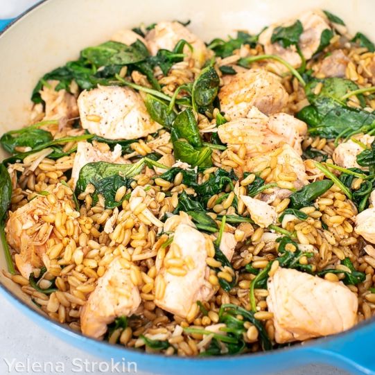 Khorasan cooked with salmon and spinach