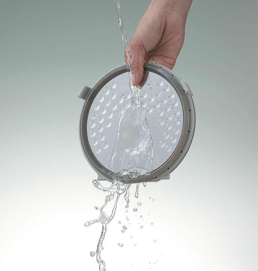 Easy to clean liner lid.