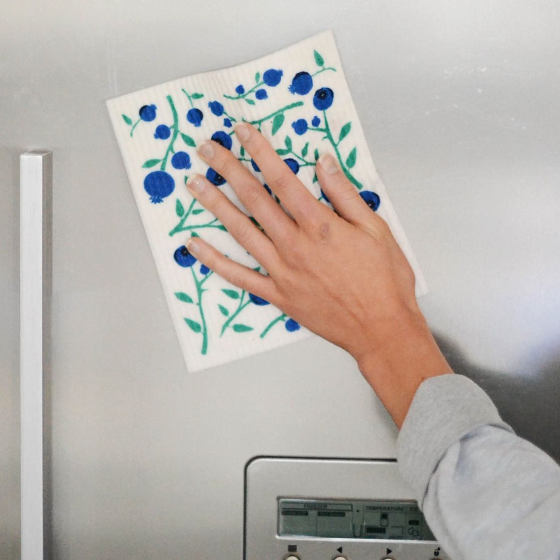 Swedish Dish Cloth, Blueberries cleaning