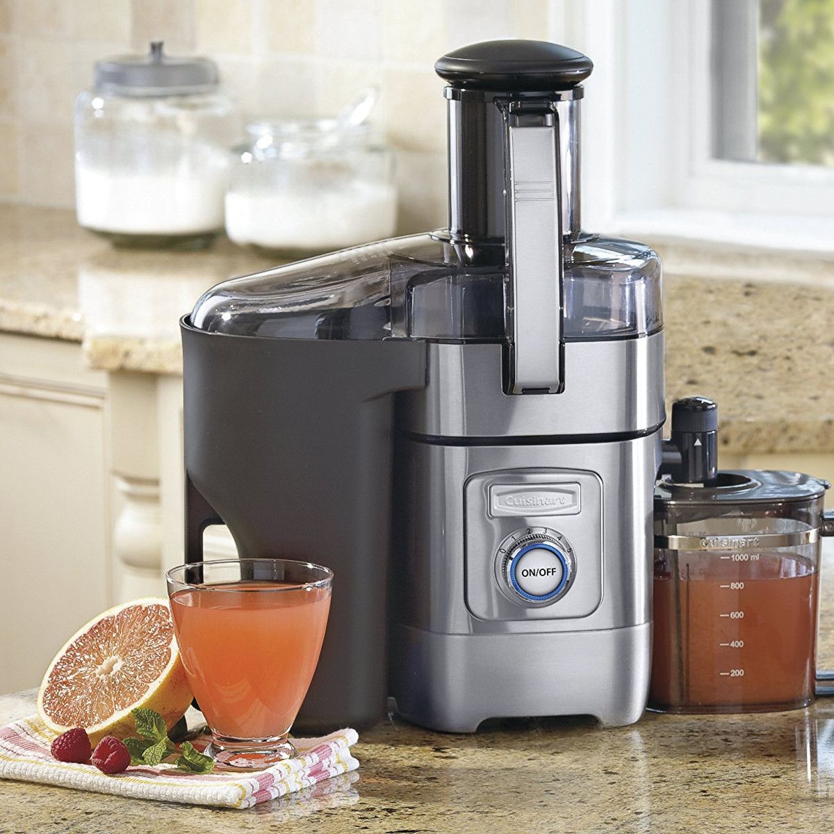 High speed fruit and vegetable juicer by Cuisinart