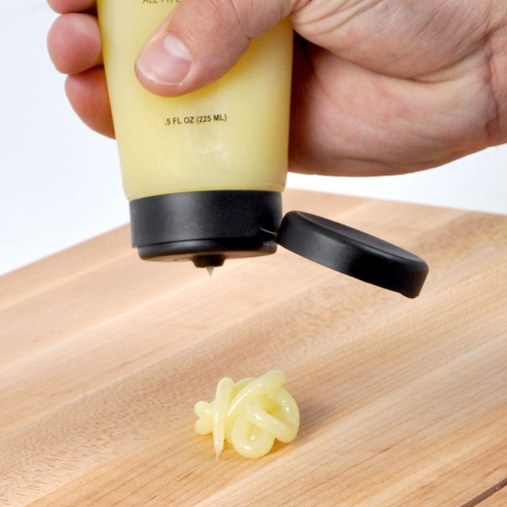 Moisturizing cream for wood cutting boards and counters