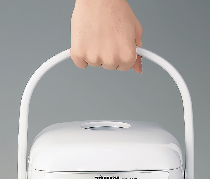 Sturdy carrying handle on Mini Zo Bread Machine