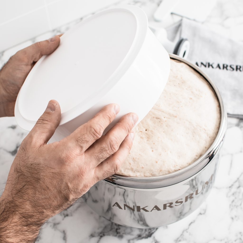 Using lid to cover bowl while dough proofs