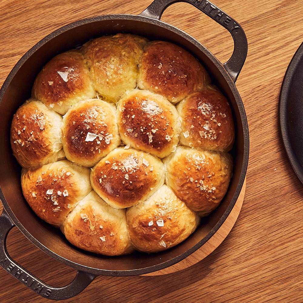 5.5 quart Dutch oven with biscuits