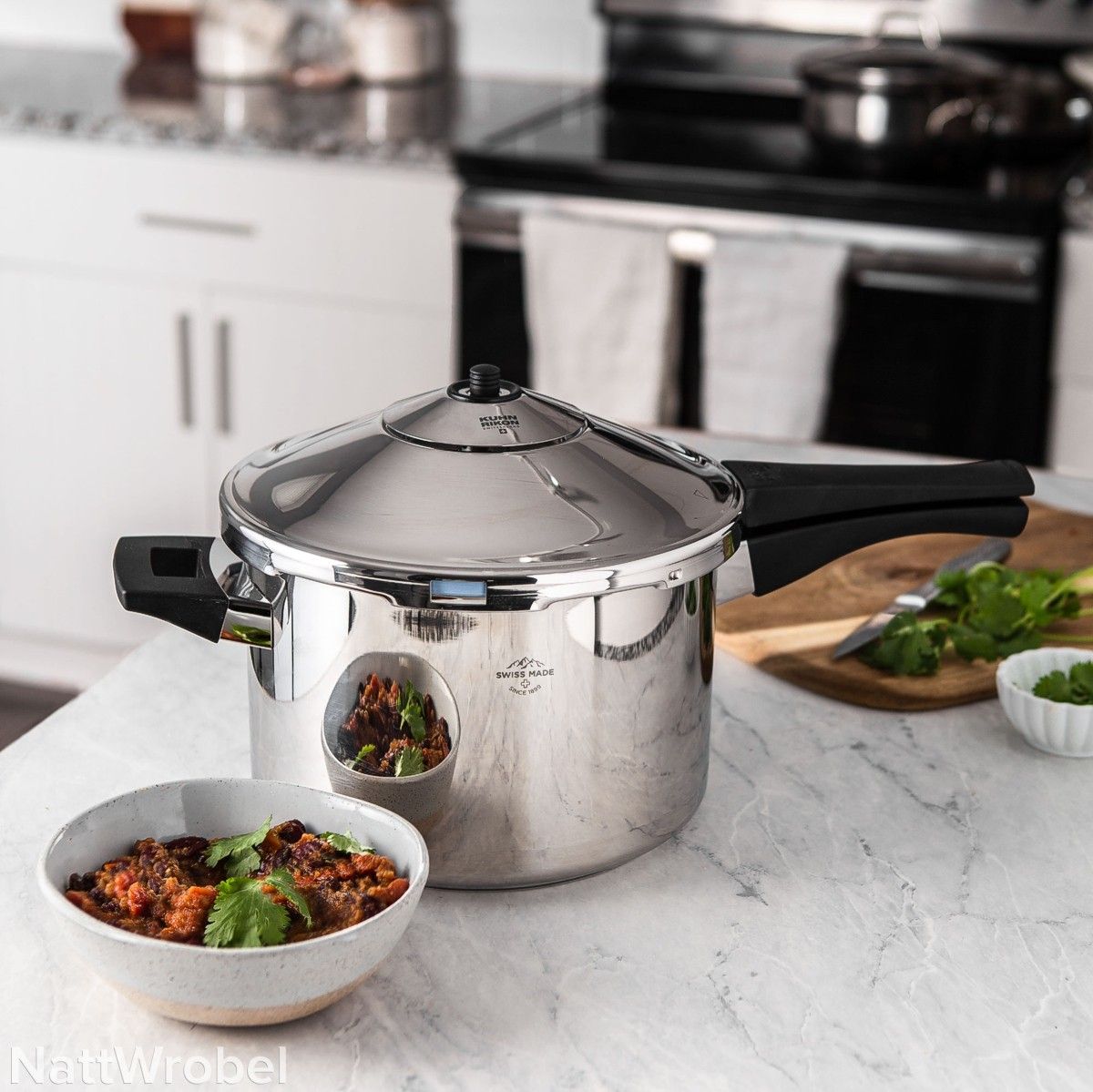 Swiss made pressure cooker pot, 5.3 quarts