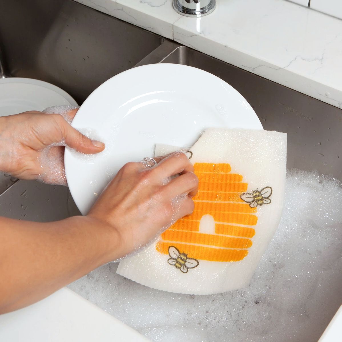 Swedish Dish Cloth, Bees washing