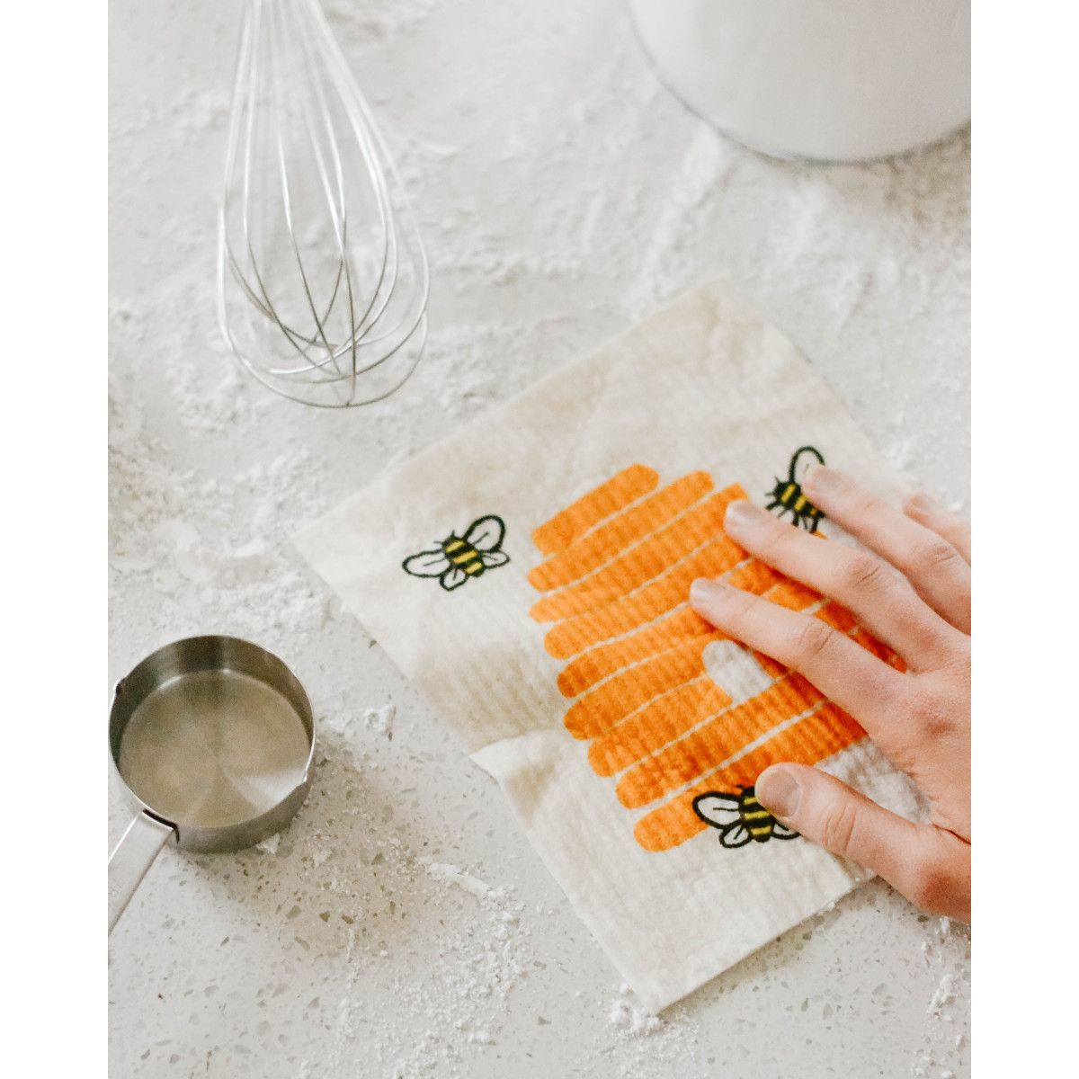 Swedish Dish Cloth, Bees cleaning
