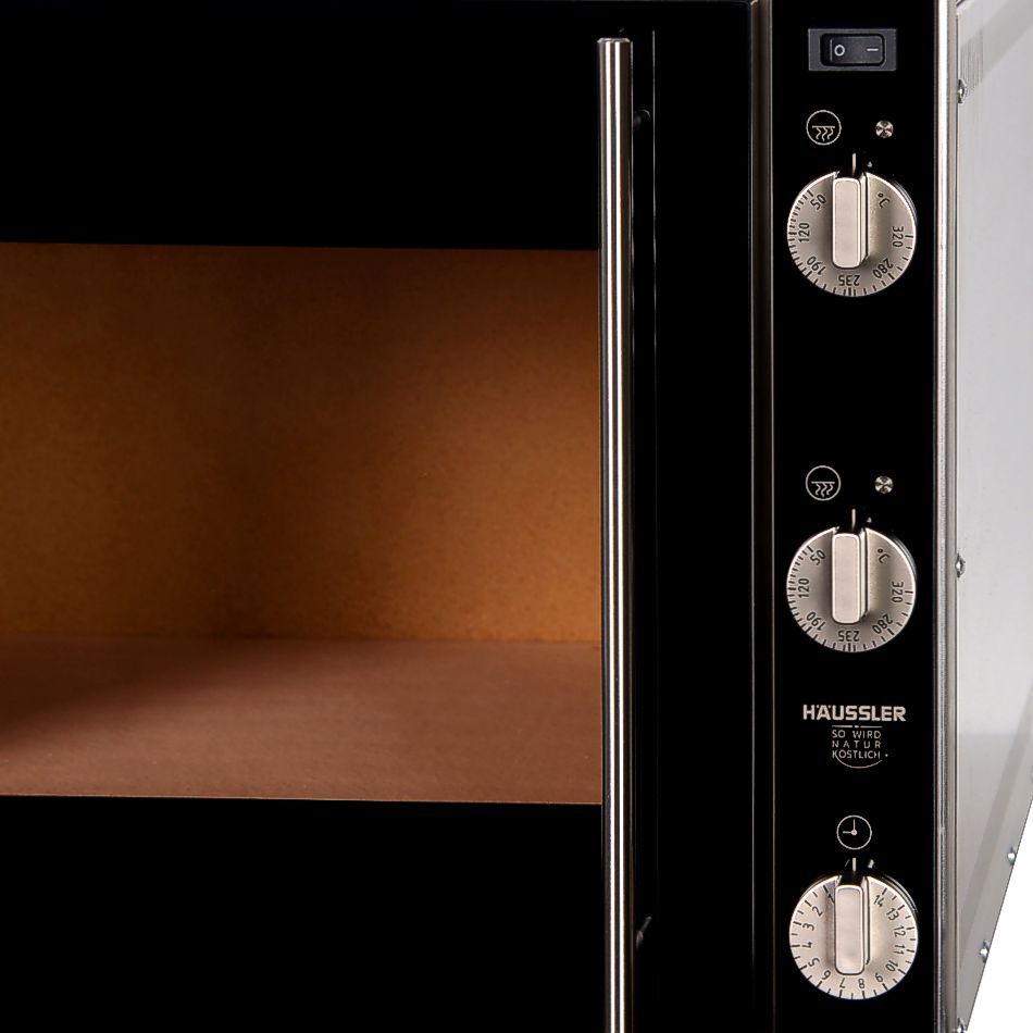 Temperature control knobs on Haussler mono brick oven