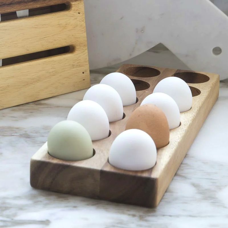 Holds a dozen eggs
