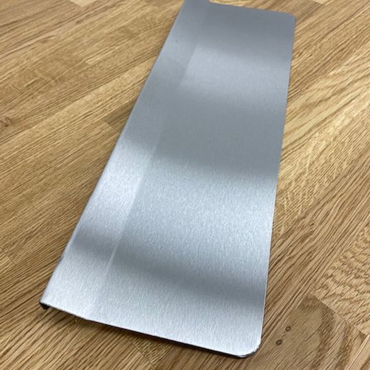 Brushed stainless baguette peel
