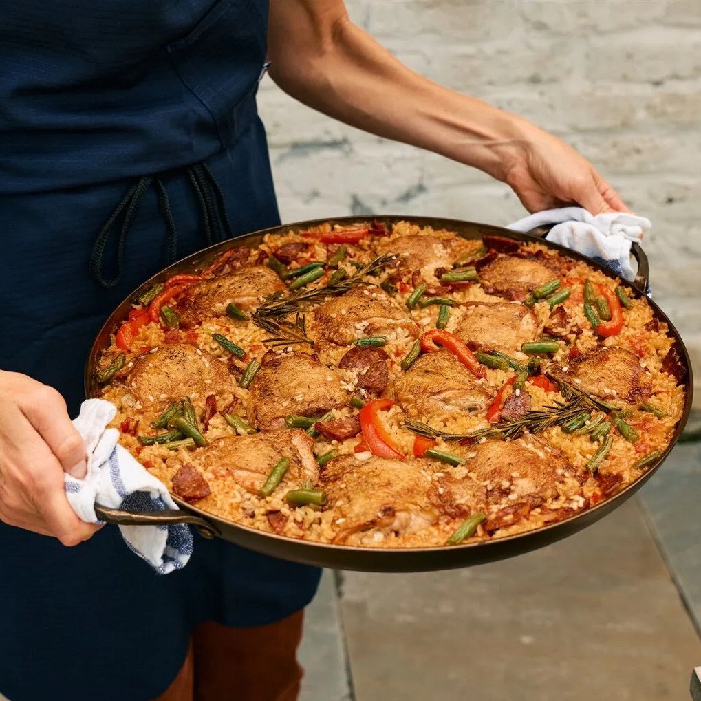 Smithey Ironware Carbon Steel Paella Pan, 17 inch