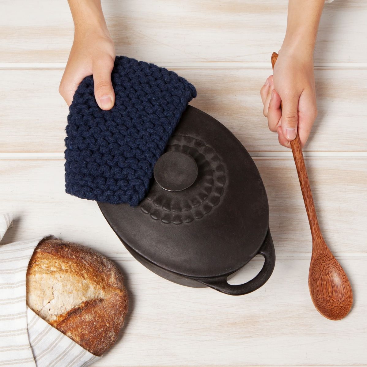 Yarn potholder/trivet, Midnight Blue