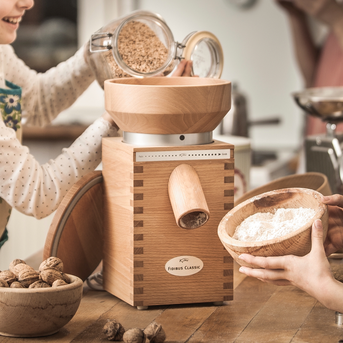 Making fresh flour with KoMo Classic stone burr grain mill